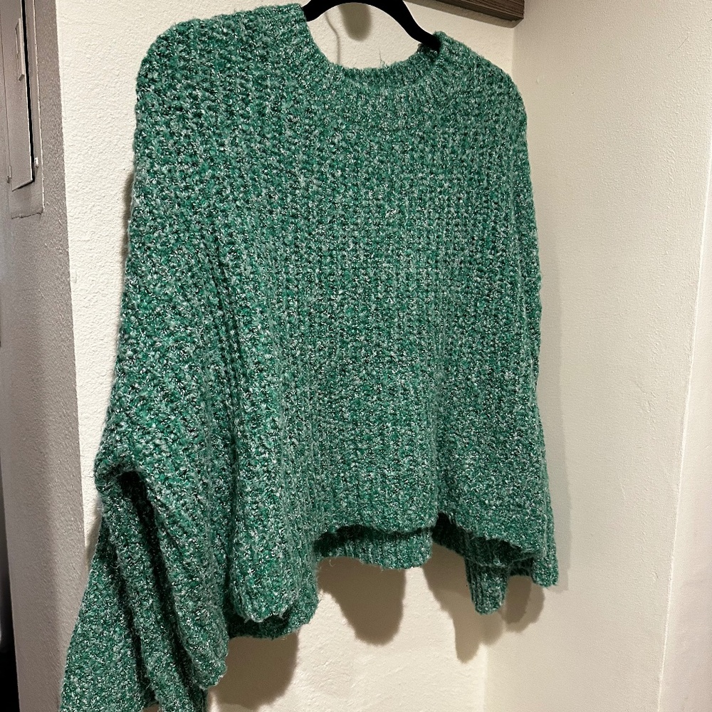 Sincerely Jules cropped chunky sweater, size L